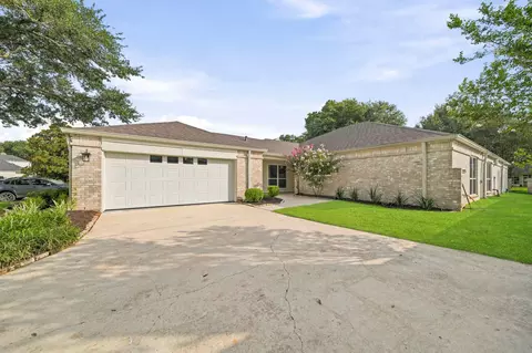 12 Wellington Ln, Sugar Land, TX 77478