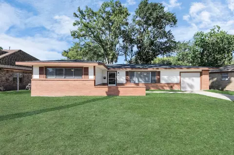 2010 Lillian St, Pasadena, TX 77502