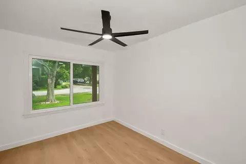2508 N Houston Dr, La Marque, TX 77568