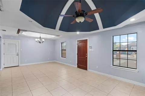 Living - 804 Sebastian Ct, Pharr, TX 78577 photo 2 of 3
