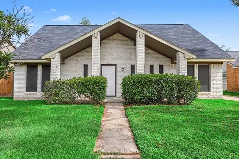 6839 Blue Ridge Dr, Richmond, TX 77469
