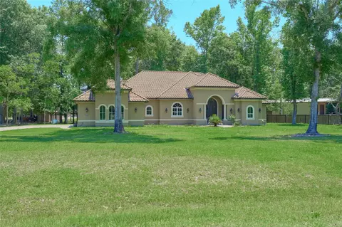 28526 Riverside Crest Ln, Huffman, TX 77336