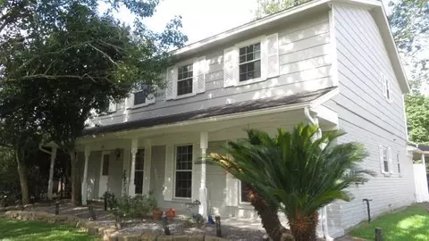 831 Baronridge Dr, Seabrook, TX 77586