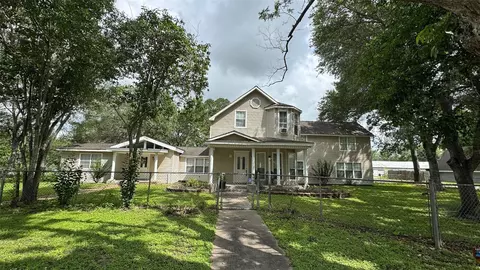 411 Church St, El Campo, TX 77437