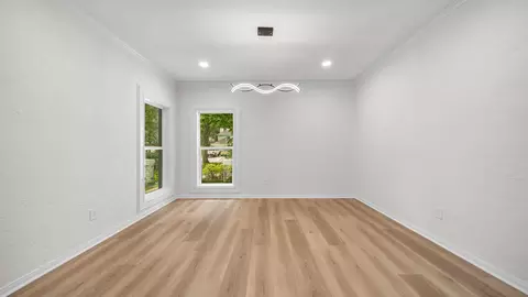 Living - 18 Windsor Dr, Conroe, TX 77304 photo 3 of 6