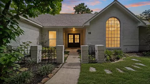 Exterior - 18 Windsor Dr, Conroe, TX 77304 photo 7 of 8