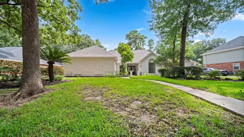 Exterior - 18 Windsor Dr, Conroe, TX 77304 photo 2 of 8
