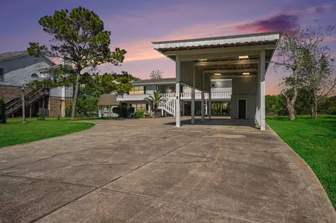 2208 Elton St, Baytown, TX 77520