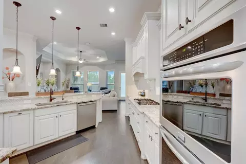 613 Ashbrook Ridge Ln, Pinehurst, TX 77362 photo 1