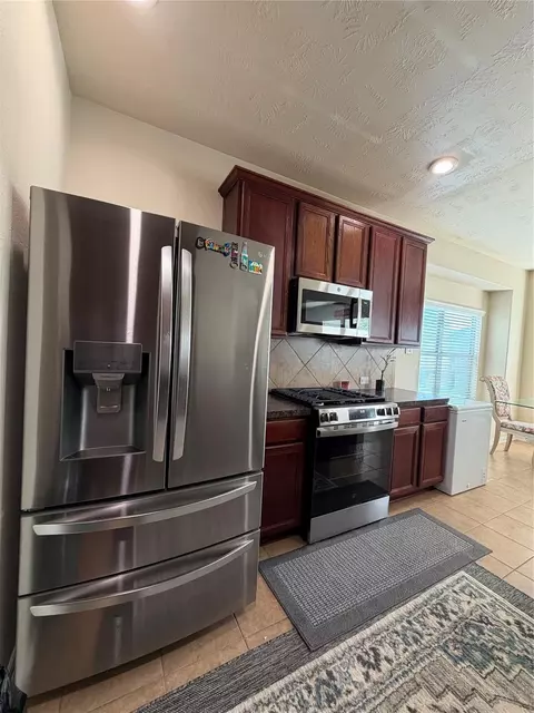 Kitchen - 5207 Clipper Hill Ct, Spring, TX 77373 photo 2 of 2