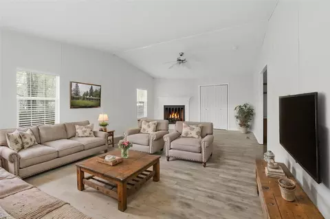 210 Nassau Ln, Point Blank, TX 77364
