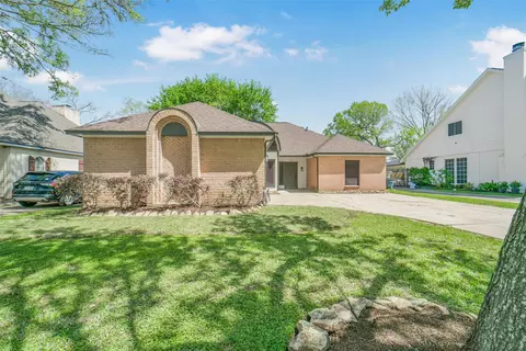 2126 Windmill Dr, Richmond, TX 77406