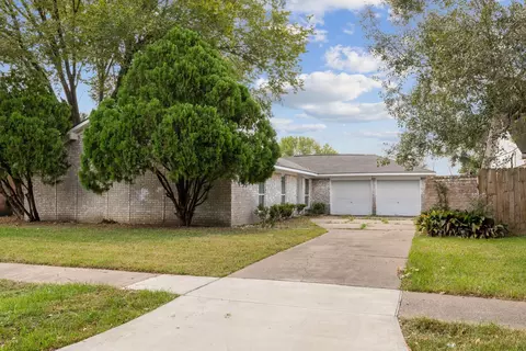 9423 Kristin Dr, Houston, TX 77031