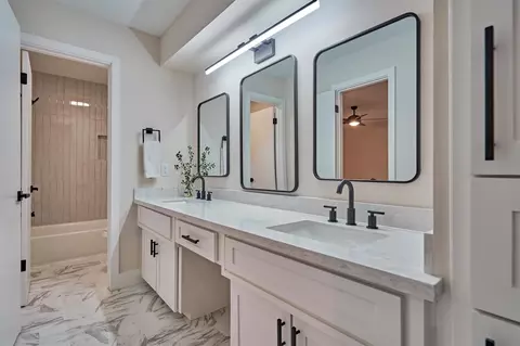 Bath - 6023 Craigway Rd, Spring, TX 77389 photo 6 of 6