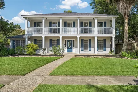 1026 Cragmore Dr, Seabrook, TX 77586