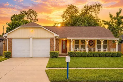 2822 Virginia Colony Dr, Webster, TX 77598