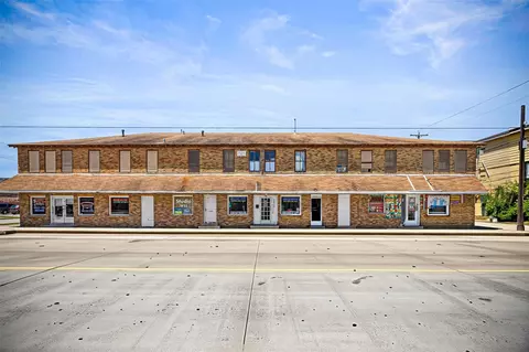 1915 45th St, Galveston, TX 77550