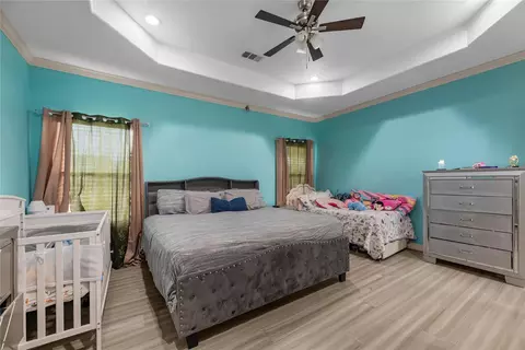 Bedroom - 2233 Hoss Ct, Conroe, TX 77306 photo 2 of 5