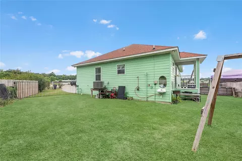 Exterior - 2233 Hoss Ct, Conroe, TX 77306 photo 4 of 5