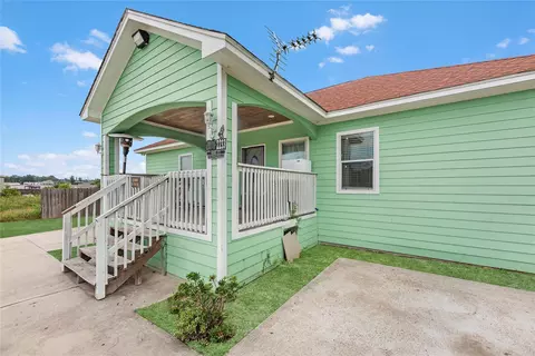 Exterior - 2233 Hoss Ct, Conroe, TX 77306 photo 3 of 5