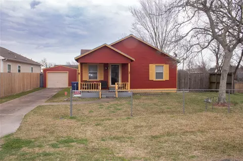 138 S Pecan Dr, Texas City, TX 77591