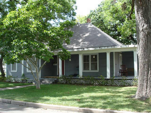 201 E Second, Wharton, TX 77488 photo 1