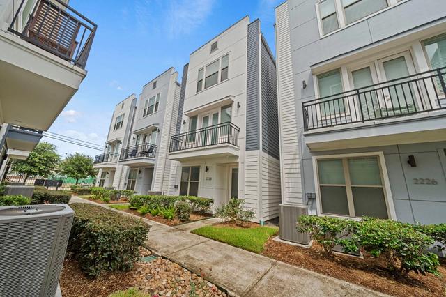 2228 Mcgowen St, Houston, TX 77004