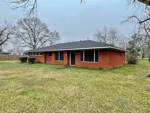 101 Lostracco St, Angleton, TX 77515 photo 1