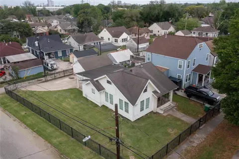 101 Eastgate St, Houston, TX 77012