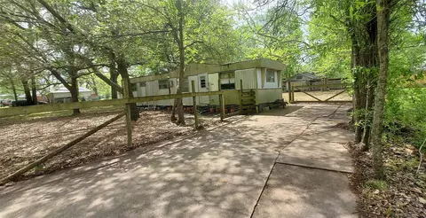 324 E Second St, Groveton, TX 75845