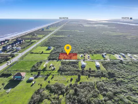 1029 Canal, Gilchrist, TX 77617