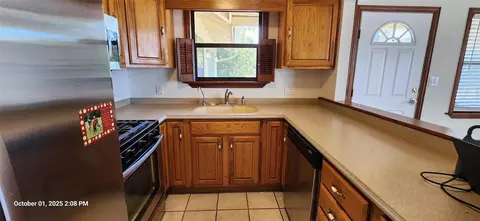 Kitchen - 121 N Point Dr N, Trinity, TX 75862 photo 1 of 2