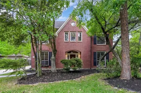 2 S Duskwood Pl, The Woodlands, TX 77381