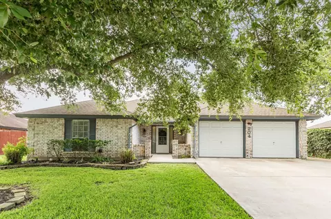 204 Corkwood St, Lake Jackson, TX 77566