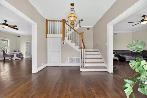 119 E Houston St, Refugio, TX 78377 photo 4