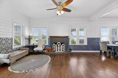 119 E Houston St, Refugio, TX 78377 photo 5