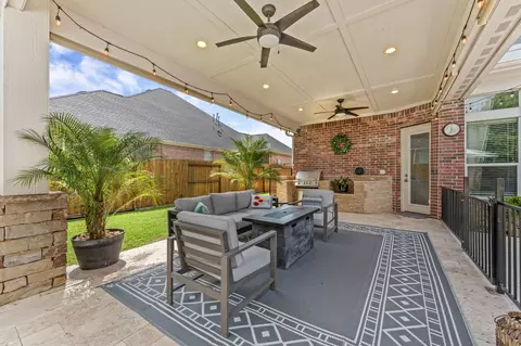 Exterior - 7218 Diamond Falls Ln, Spring, TX 77389 photo 6 of 9