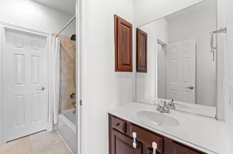 Bath - 7218 Diamond Falls Ln, Spring, TX 77389 photo 4 of 4