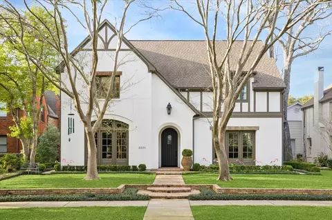 2228 Dunstan Rd, Houston, TX 77005