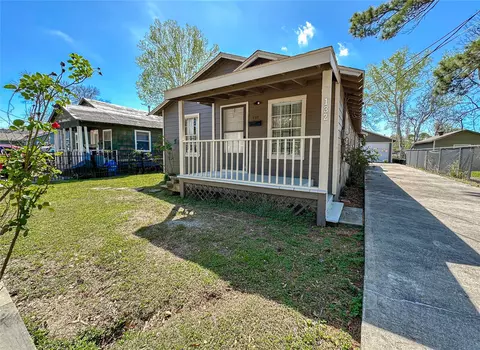 132 Grothe Ln, Houston, TX 77022