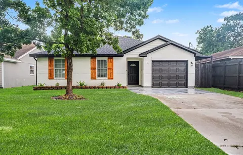 4104 12 20th St N, Texas City, TX 77590