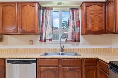 Kitchen - 22411 Ivygate Dr, Spring, TX 77373 photo 5 of 6