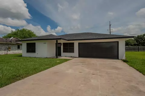 3828 Anderson Villa, Orange, TX 77630