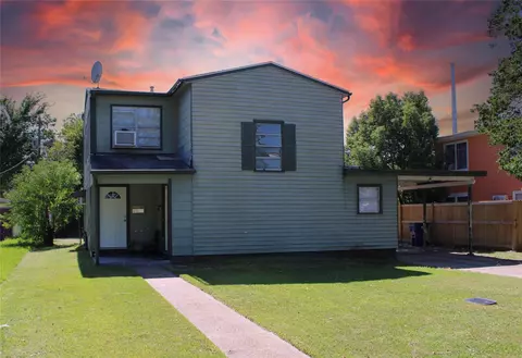 1142 7th Ave N, Texas City, TX 77590
