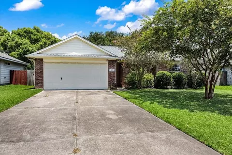 22 Highland St, Texas City, TX 77591