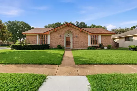 303 N Forest Blvd, Houston, TX 77090