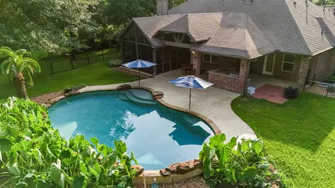 499 Royal Navigator Rd, Montgomery, TX 77316