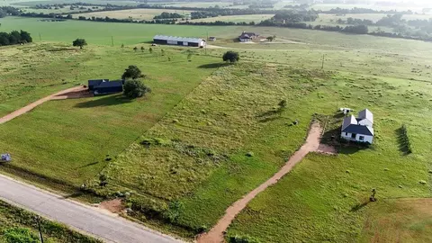 334 Vineyard View Trl, Carmine, TX 78932
