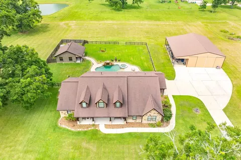 814 Mill Rd, Angleton, TX 77515 photo 1