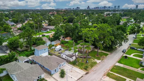 3854 Arbor St, Houston, TX 77004